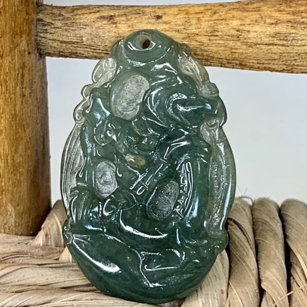 Green A Jadeite Jade Pendant Mythical Beast Guanyin Kwan Yin Dragon Detailed VTG